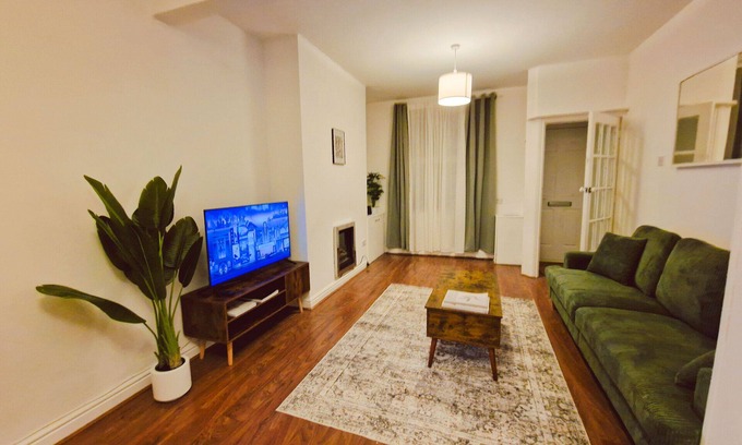 Anfield House | 5 Star Elegant Sanctuary by LFC Stadium