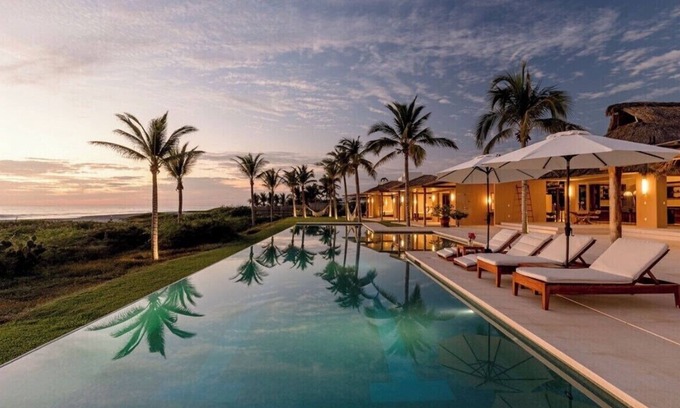 Barra de Colotepec House | 5 star resort with ocean views from every corner of the house and a 25 yard pool