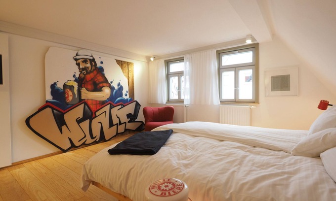 Nehren Apartment | 5 Wulle Zimmer, 24qm, 1 Schlafraum, max. 2 Personen