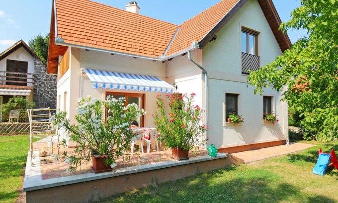 Balatonakali Apartment | 50 m² Apartment ∙ 1 bedroom ∙ 4 guests