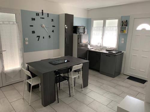 Dompierre-sur-Besbre House | 50 m² House ∙ 2 bedrooms ∙ 9 guests
