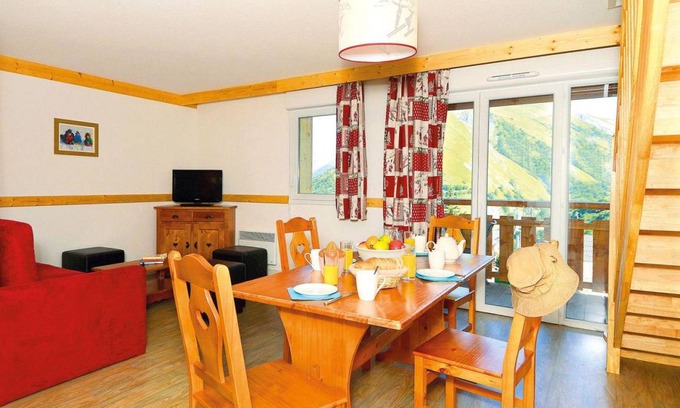 Saint-Sorlin-d'Arves Apartment | 50 m² Apartment ∙ 2 bedrooms ∙ 6 guests