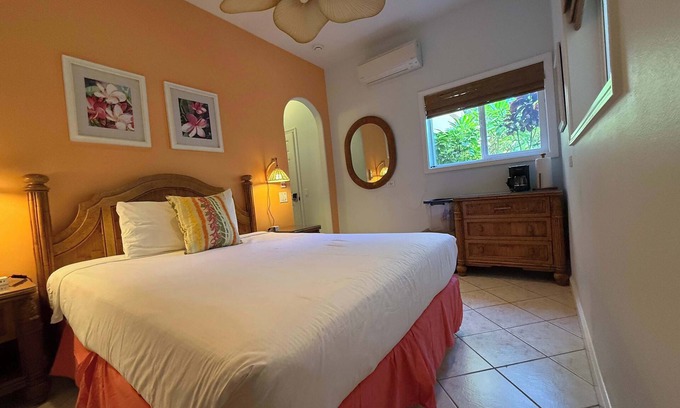 Kahana Bed & Breakfast | 50% Off! Bed & Breakfast Steps from the Beach with AC