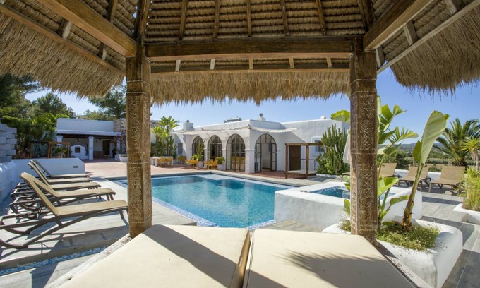 Puig d'en Valls Villa | 500 m² Villa ∙ 4 bedrooms ∙ 8 guests