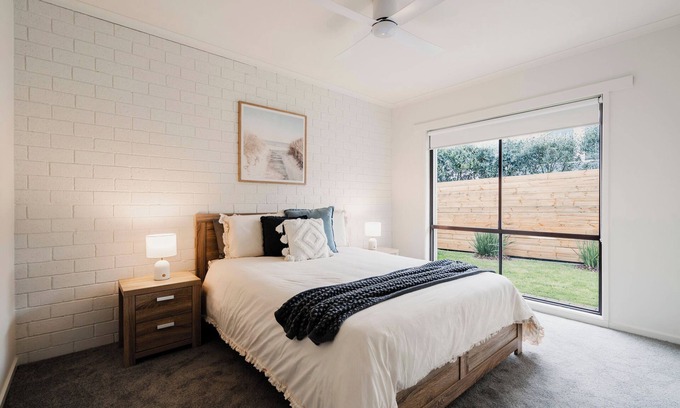 Ocean Grove House | 50m Walk to River , Pet Friendly, Spacious