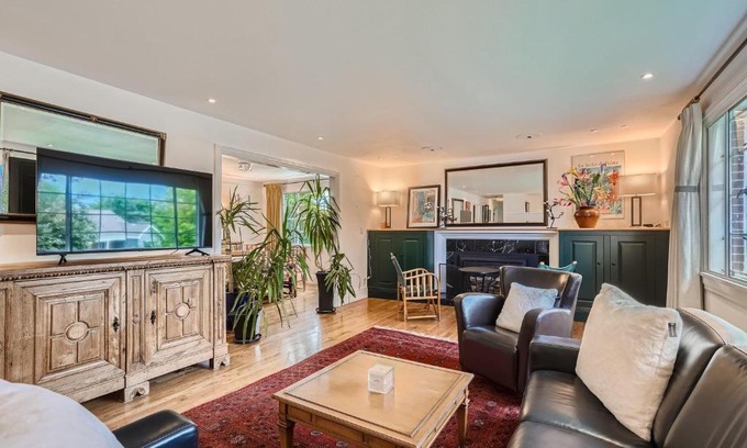 Park East House | 5144 Aurora - All
