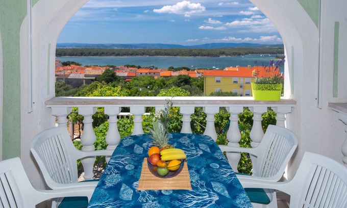 Punat Apartment | 52 m² Apartment ∙ 2 bedrooms ∙ 4 guests