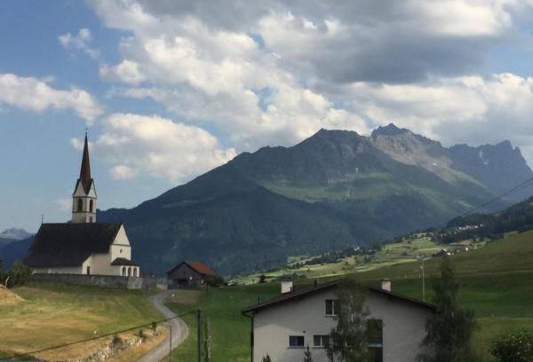 Grisons Apartment | 53 m² Apartment ∙ 2 bedrooms ∙ 4 guests
