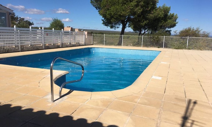 Saint-Pierre-la-Mer House | 53 m² House ∙ 2 bedrooms ∙ 5 guests