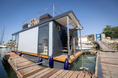 El Puerto de Santa Maria Boat Rental | 55 m² Houseboat ∙ 2 bedrooms ∙ 6 guests