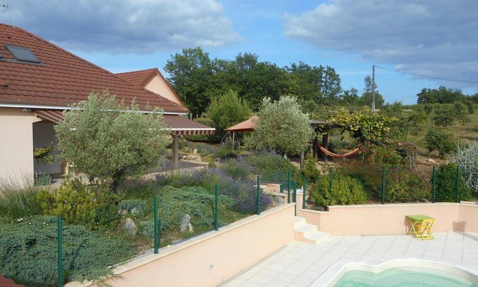 Saint-Julien-Maumont House | 55 m² Gîte ∙ 1 bedroom ∙ 3 guests