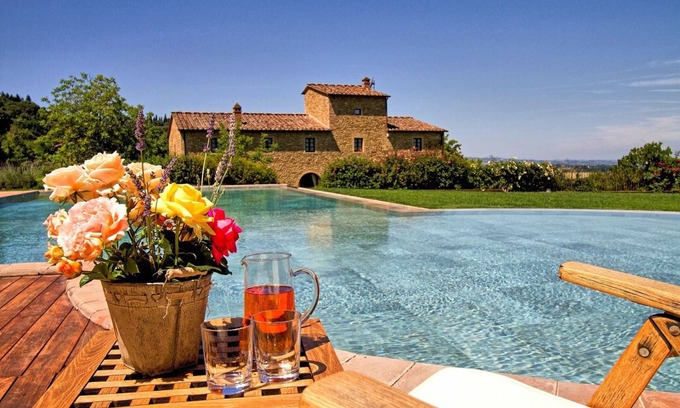 Petrognano Villa | 550 m² Villa ∙ 8 bedrooms ∙ 16 guests