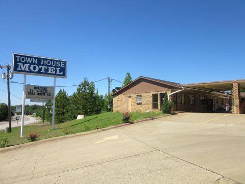 Tyler Hotel | 550 m² Motel ∙ 3 guests