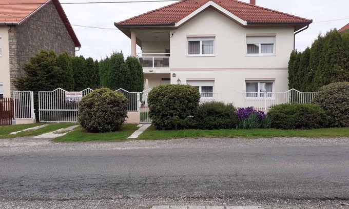 Heviz Apartment | 56 m² Apartment ∙ 2 bedrooms ∙ 4 guests