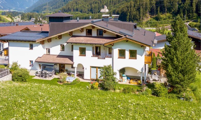 Sankt Anton am Arlberg Apartment | 57 m² Apartment ∙ 2 bedrooms ∙ 4 guests