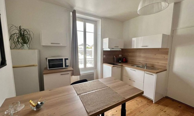 Laval Apartment | 57 m² Apartment ∙ 2 bedrooms ∙ 4 guests