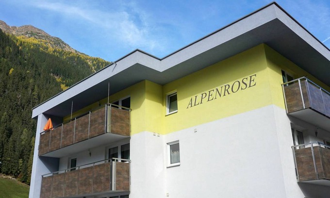 See Apartment | 58 m² Apartment ∙ 2 bedrooms ∙ 4 guests