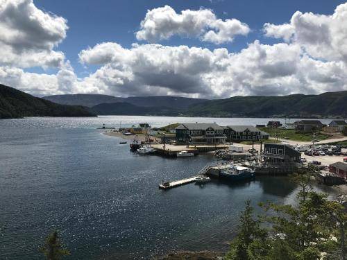 Norris Point Cabin | 58 m² Lodge ∙ 2 bedrooms ∙ 4 guests