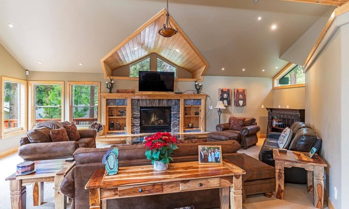 Incline Village House | 585 Knotty Pine - Gorgoeous Moutain Home