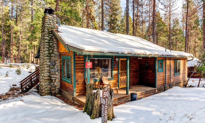 North Wawona Cabin | (59) Hansen Cabin at The Redwoods In Yosemite