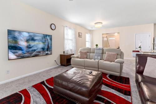 Riverdale House | 5BR Oasis with 3 Spa-Like Baths