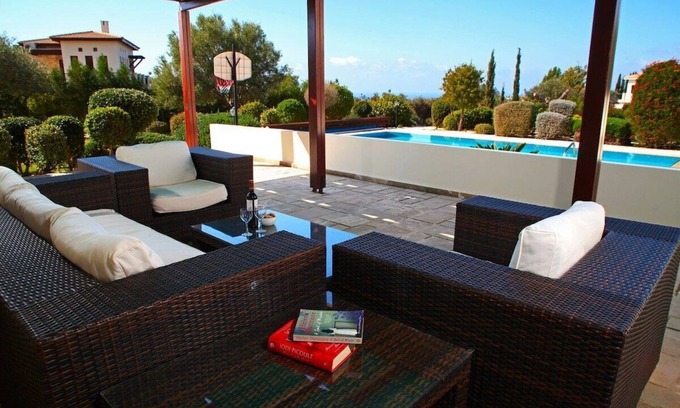 Aphrodite Hills Villa | 5BR Villa Private Pool Jacuzzi Sea Views BBQ