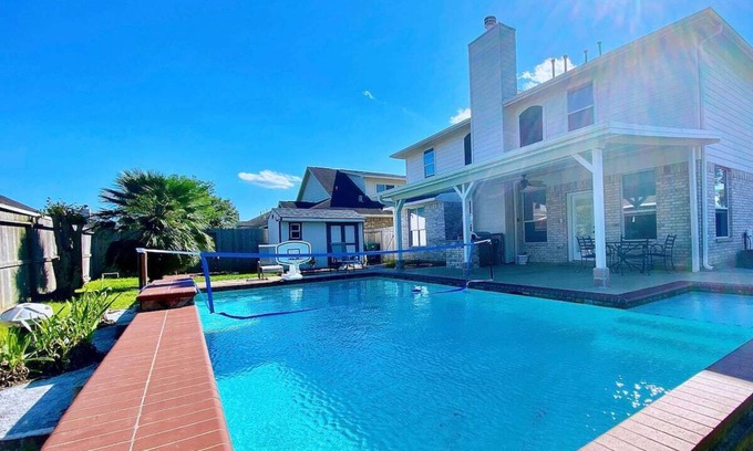 El Lago House | 5minutes direct to Kemah with the beaches and countless seafood restaurants