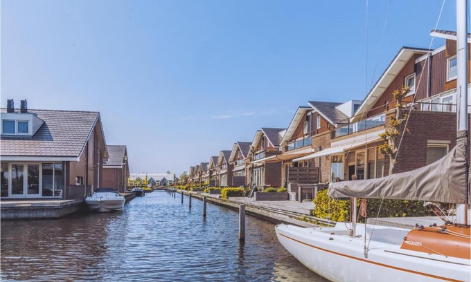Municipality of Uitgeest House | 6-12 pax