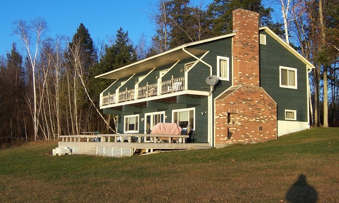 North Hero Cabin | 6 Bedroom 9+ Acres Spacious Waterfront Lodge ,1500' Lake Frontage/Boat Launch n