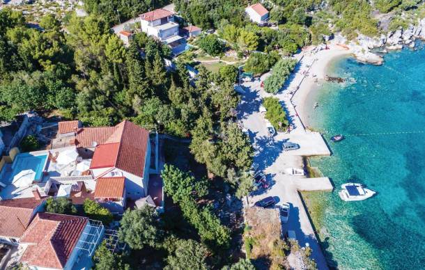 Sudurad House | 6 bedroom accommodation in Sipan