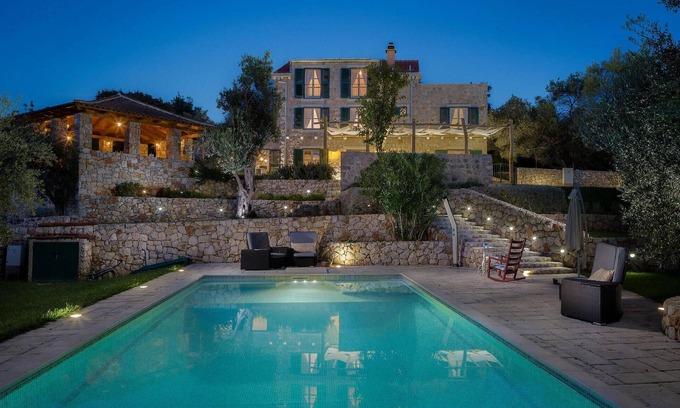 Sudurad House | 6 bedroom amazing home in Sudurad