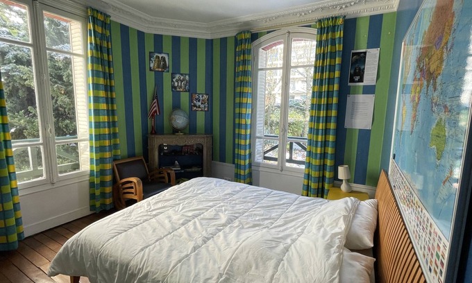 Le Vieux Saint-Maur House | 6 bedroom detached family home with large garden 10 minutes from Paris