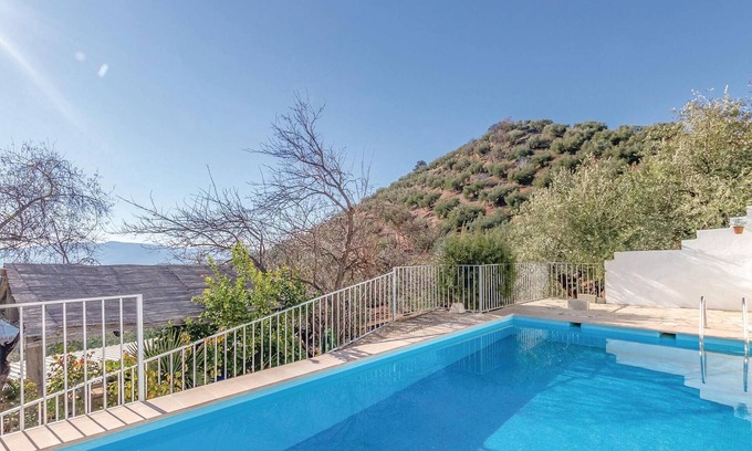 Iznajar House | 6 bedroom lovely home in Iznájar