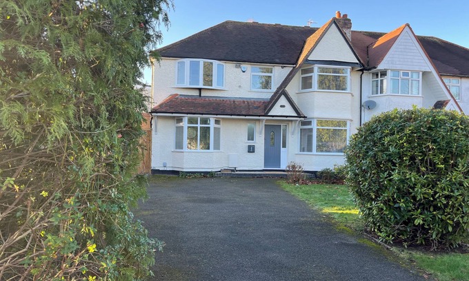 Shirley House | 6 Bedroom Luxury Home in central Solihulln