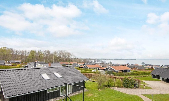 Grønninghoved Strand House | 6 person holiday home in Sj lund