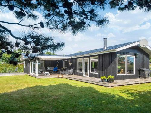 Skaven Strand House | 6 person holiday home in Tarm-By Traum