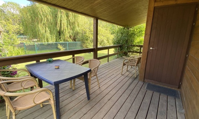 Ossenisse House | 6 persons atmospheric wooden chalet in Ossenisse, East Zeews-Vlaanderen