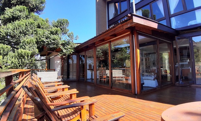 Loteamento Jardim Veu da Noiva House | 6-suite house in gated community in Campos do Jordão, w/sauna, pool and ofuro. Up to 12