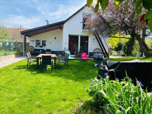 Sainte-Croix-en-Plaine House | 60 m² House ∙ 2 bedrooms ∙ 4 guests