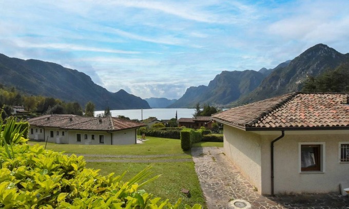 Vesta Other | 60 m² Accommodation ∙ 2 bedrooms ∙ 5 guests