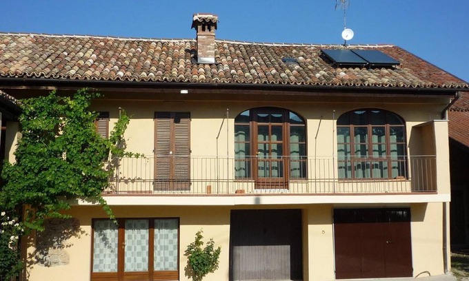 Serralunga d'Alba Apartment | 60 m² Apartment ∙ 2 bedrooms ∙ 4 guests