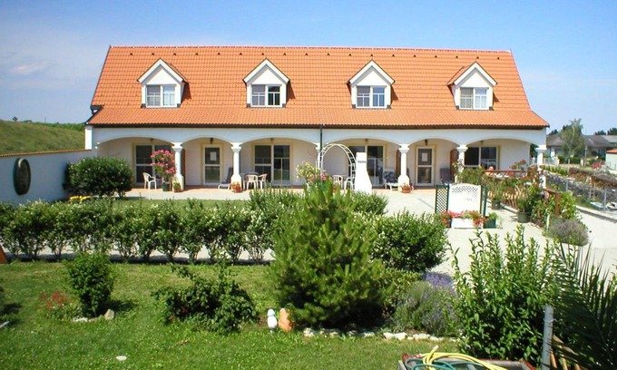 Morbisch am See Apartment | 60 m² Apartment ∙ 2 bedrooms ∙ 9 guests