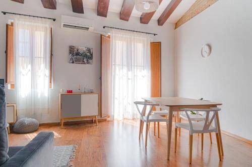 Barrio del Carmen Apartment | 60 m² Apartment ∙ 1 bedroom ∙ 4 guests