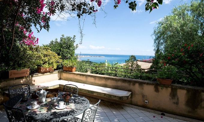 Santa Flavia Apartment | 60 m² Apartment ∙ 2 bedrooms ∙ 4 guests