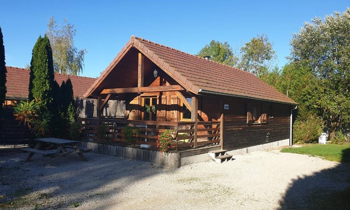 Doucier Ski Chalet | 60 m² Chalet ∙ 2 bedrooms ∙ 5 guests
