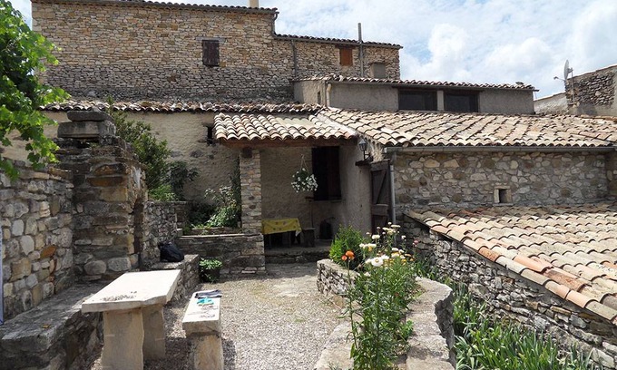 Banon House | 60 m² Gîte ∙ 2 bedrooms ∙ 5 guests