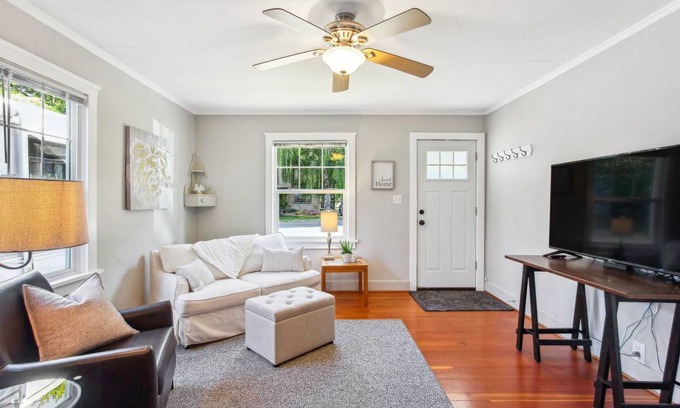 Eugene House | 60 m² House ∙ 1 bedroom ∙ 2 guests