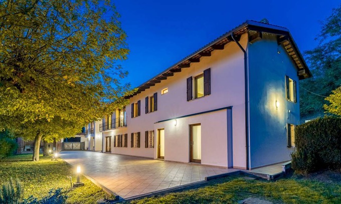 Ponzano Monferrato Villa | 600 m² Villa ∙ 5 bedrooms ∙ 12 guests