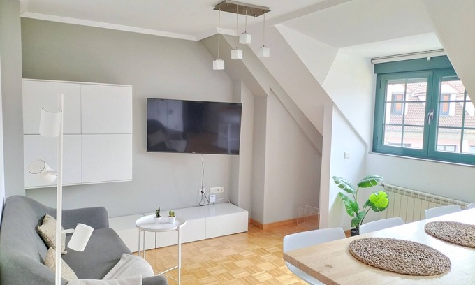 Oviedo City Centre Apartment | 611B The Penthouse con parking