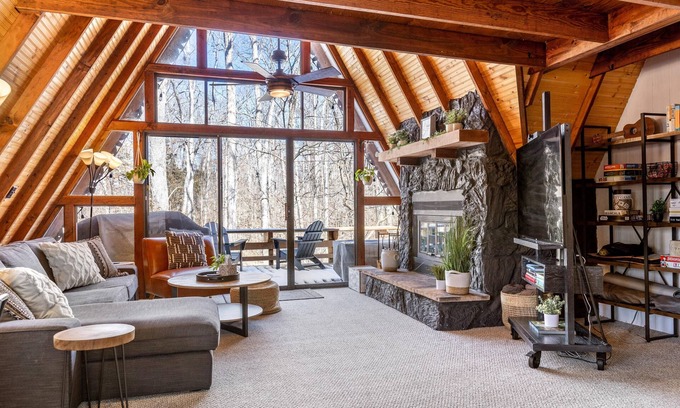 Chesterfield Ski Chalet | 614 Aspen Woods Chalet